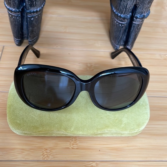 Women Authentic Black Gucci Sunglasses Excellent Condition Hardly Worn - Picture 4 of 11